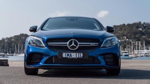 Mereces-Benz Classe C Coupe blu