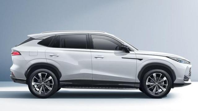 MG Nuovo HS PHEV profilo