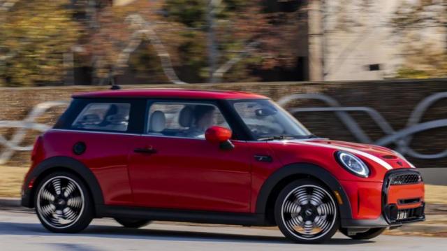 Mini all electric movimento