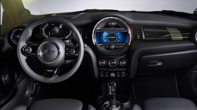 MINI Cooper SE interni