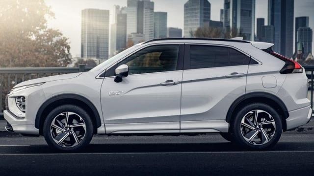 Mitsubishi Eclipse Cross PHEV profilo