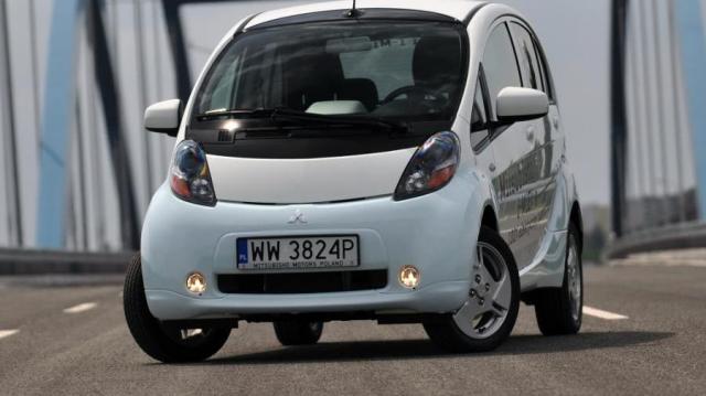 Mitsubishi i-MiEV bianca