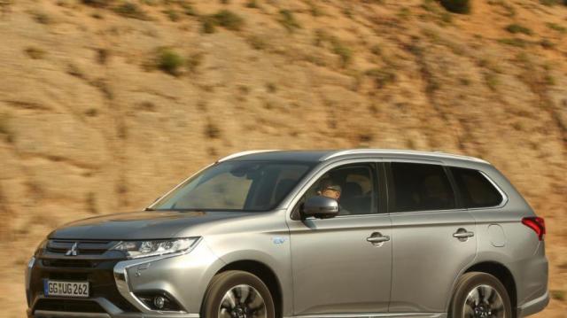 Mitsubishi Outlander PHEV laterale