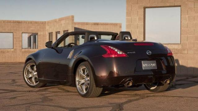 Nissan 370Z Roadster 4