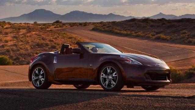 Nissan 370Z Roadster 3