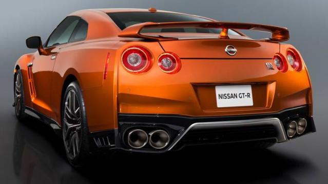 Nissan GT-R 6