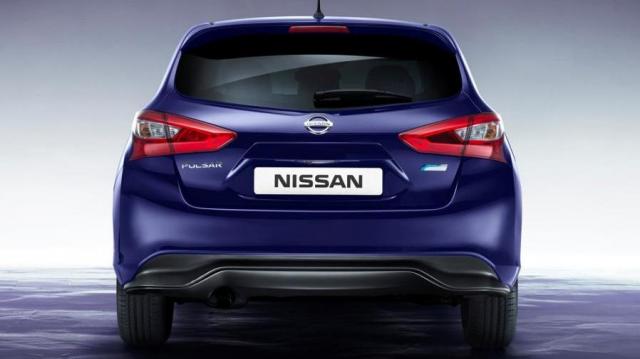 Nissan Pulsar posteriore