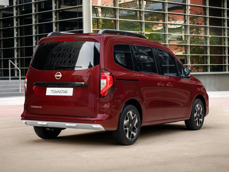 Nissan Townstar tre quarti posteriore