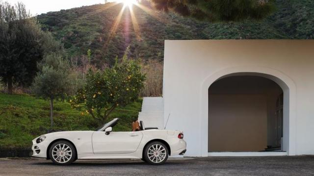 Nuova Fiat 124 Spider profilo