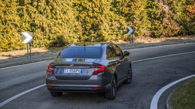 Nuova Fiat Tipo su strada