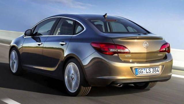 Opel Astra Sedan 4 porte 4