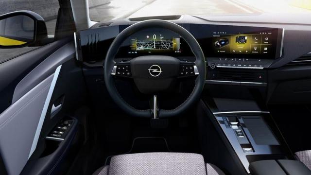 Opel Nuova Astra interni
