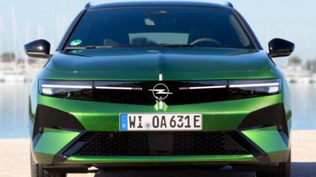 Opel Astra Electric Sports Tourer frontale