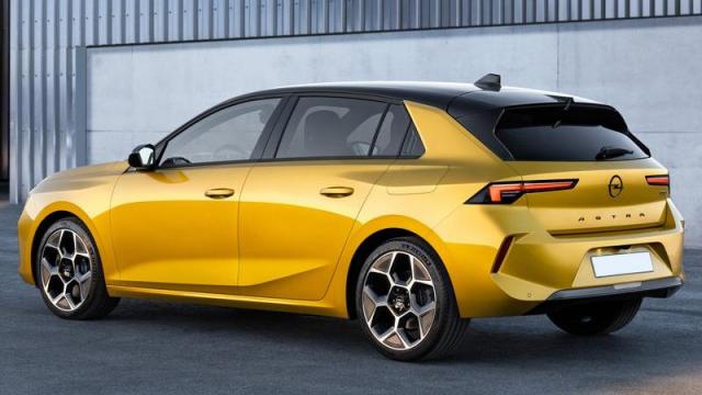 Opel Nuova Astra Plug-in Hybrid profilo 1