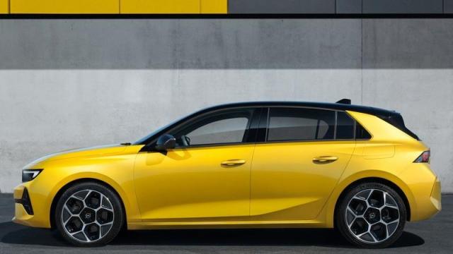 Opel Nuova Astra Plug-in Hybrid profilo