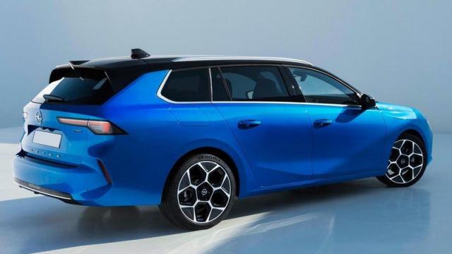 Opel Nuova Astra Sports Tourer Plug-in Hybrid profilo 1
