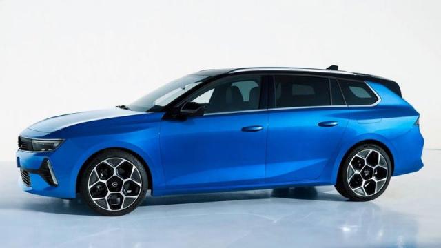 Opel Nuova Astra Sports Tourer Plug-in Hybrid profilo