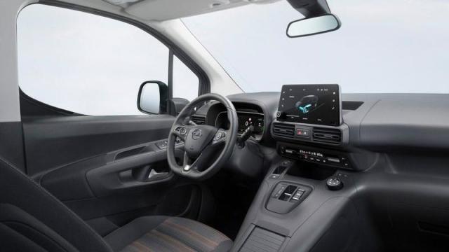 Opel Nuovo Combo-e Life interni
