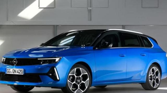 Opel Nuova Astra Sports Tourer Plug-in Hybrid profilo