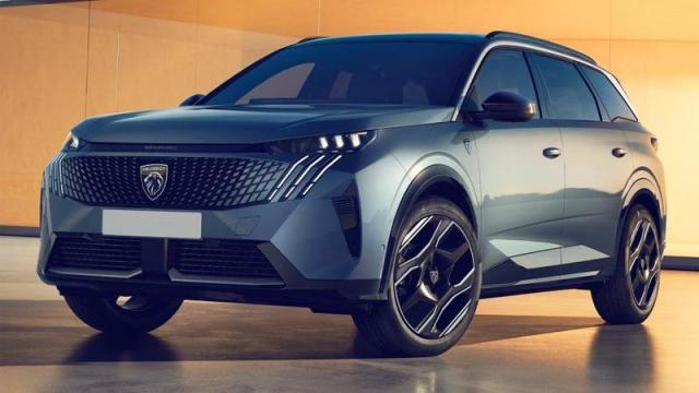 Peugeot Nuovo 5008 anteriore