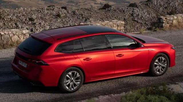 Peugeot 508 SW rossa