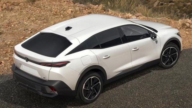 Peugeot E-408 posteriore