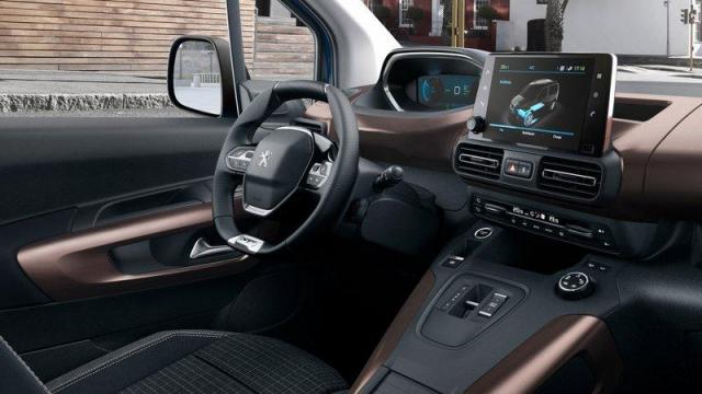 Peugeot e-Rifter interni