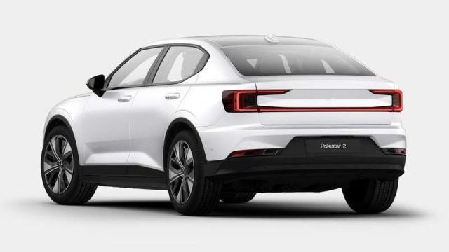 Polestar 2 posteriore