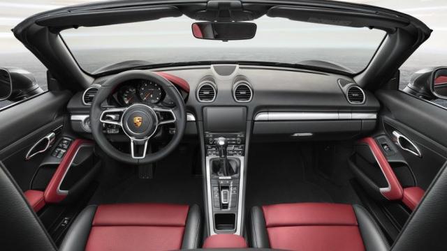 Porsche 718 Boxster interni