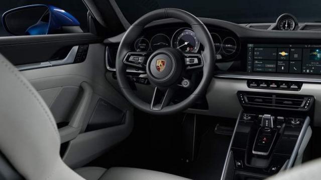Porsche 911 2019 interni