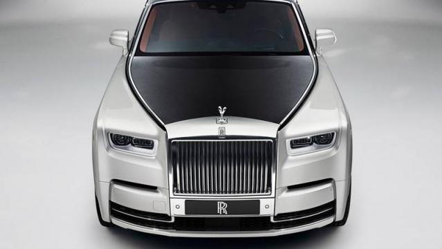 Rolls-Royce Phantom anteriore