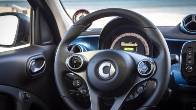 Smart EQ ForFour volante