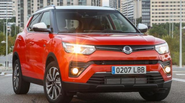 Ssangyong Tivoli rossa