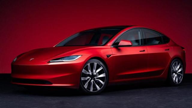 Tesla Model 3 anteriore