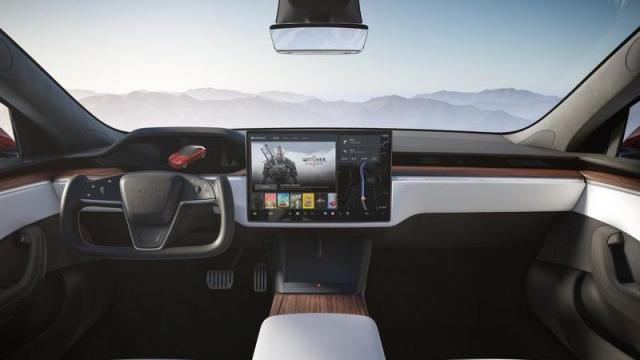 Tesla Model S interni 1