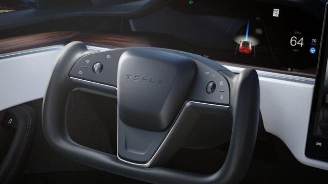 Tesla Model S interni 2