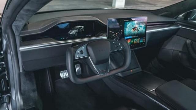 Tesla Model S interni