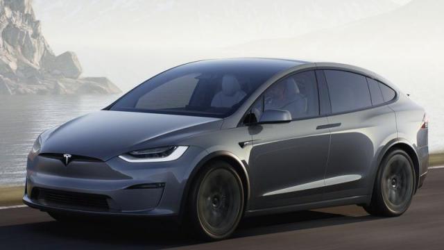 Tesla Model X tre quarti anteriore 1