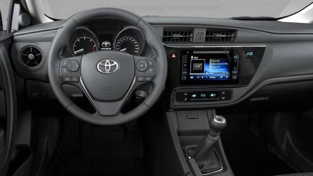 Toyota Auris Touring Sports interni