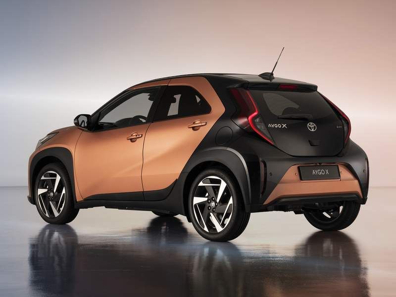 Toyota Aygo X posteriore