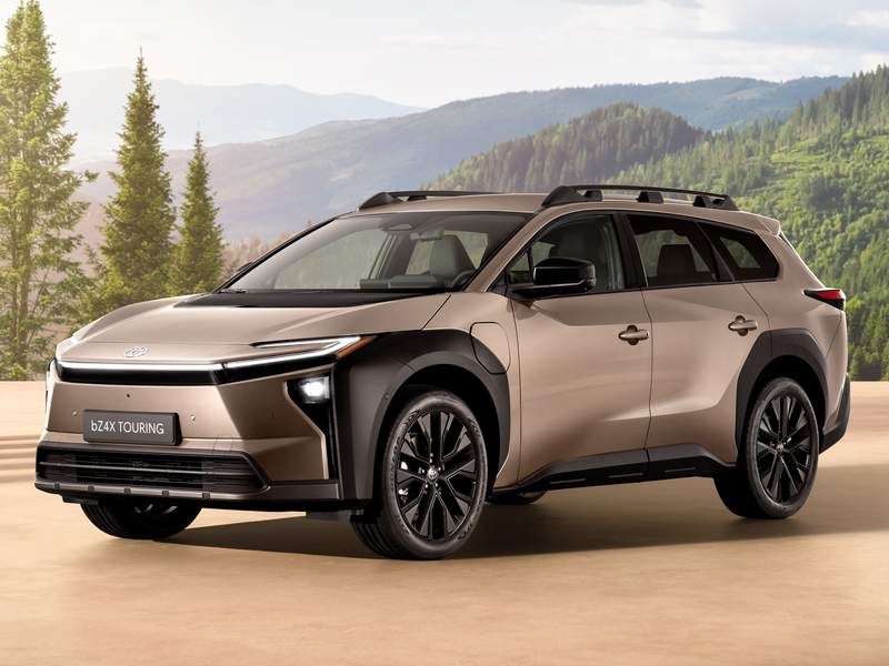 Toyota bZ4X Touring anteriore