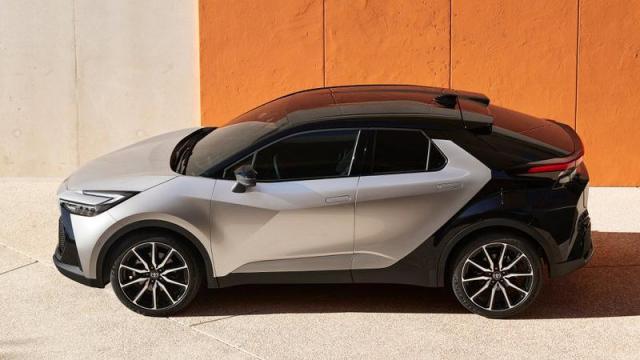 Toyota Nuova C-HR profilo