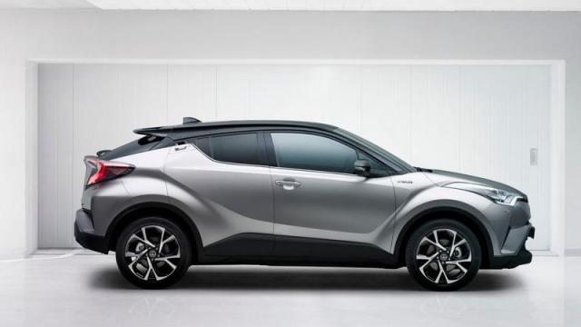 Toyota C-HR Hybrid 2