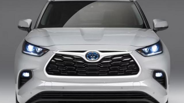 Toyota Highlander bianca