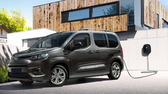 Toyota Nuovo Proace City Verso Electric anteriore