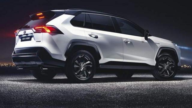 Toyota RAV4 immagine