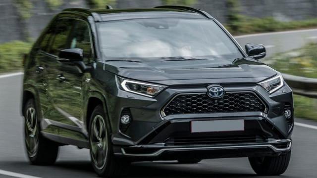 Toyota Nuovo RAV4 Plug-in anteriore