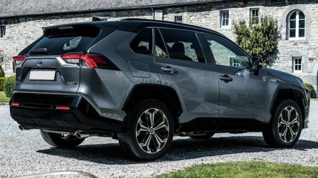 Toyota Nuovo RAV4 Plug-in tre quarti posteriore