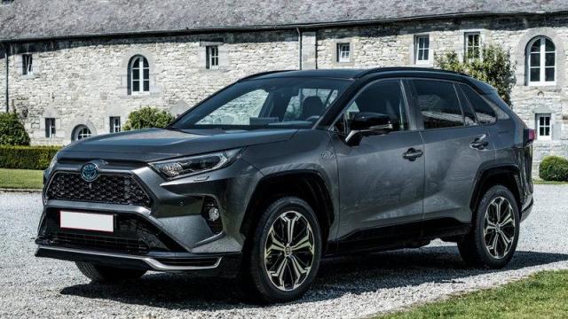 Toyota Nuovo RAV4 Plug-in tre quarti anteriore