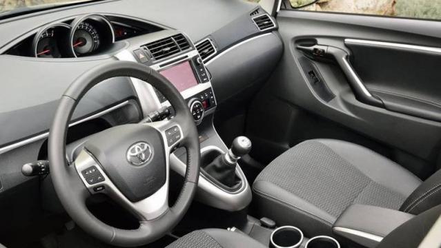 Toyota Verso 3